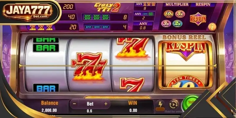 The paytable displays lucrative rewards for the flaming lucky sevens